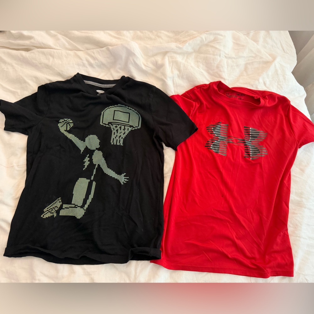 (2) size 10/12 short sleeve shirt bundle
Old Navy and Under Armour